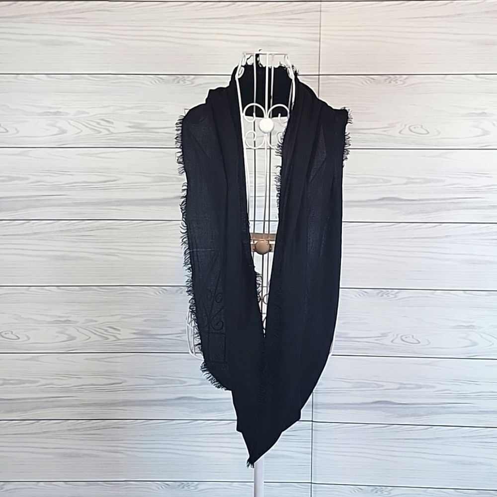 Unbranded black solid infinity scarf with rough edge trim One Size